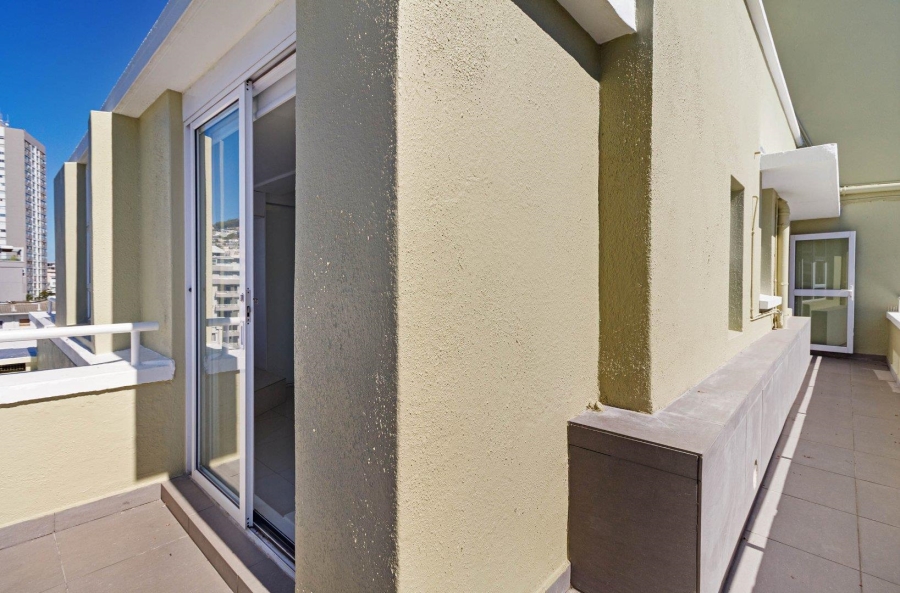 3 Bedroom Property for Sale in Sea Point Western Cape